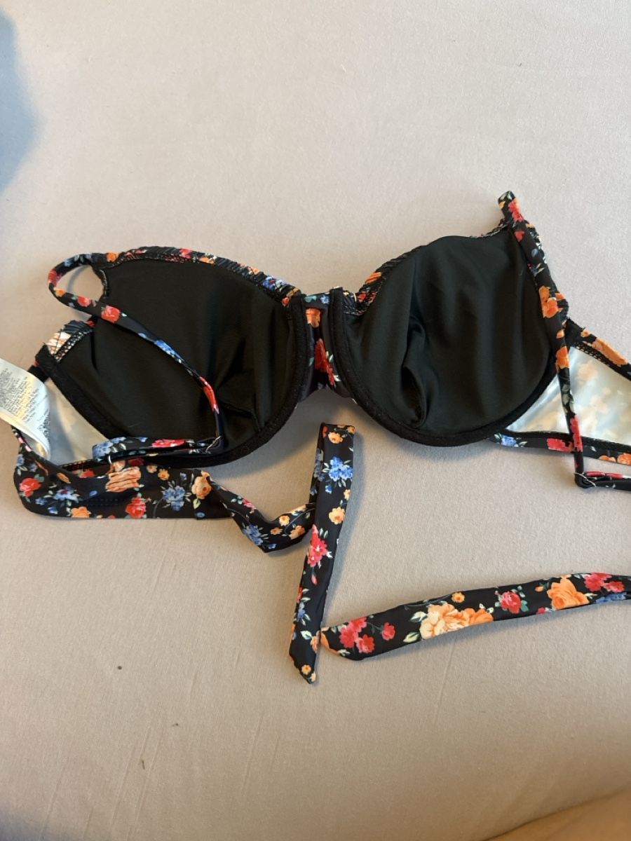 Costumi da bagno & Bikini: Bikini Oberteil Blumenprint, Grösse XL, neu – Nuovo (secondo la descrizione) da Thun venduto da Vans_98 1
