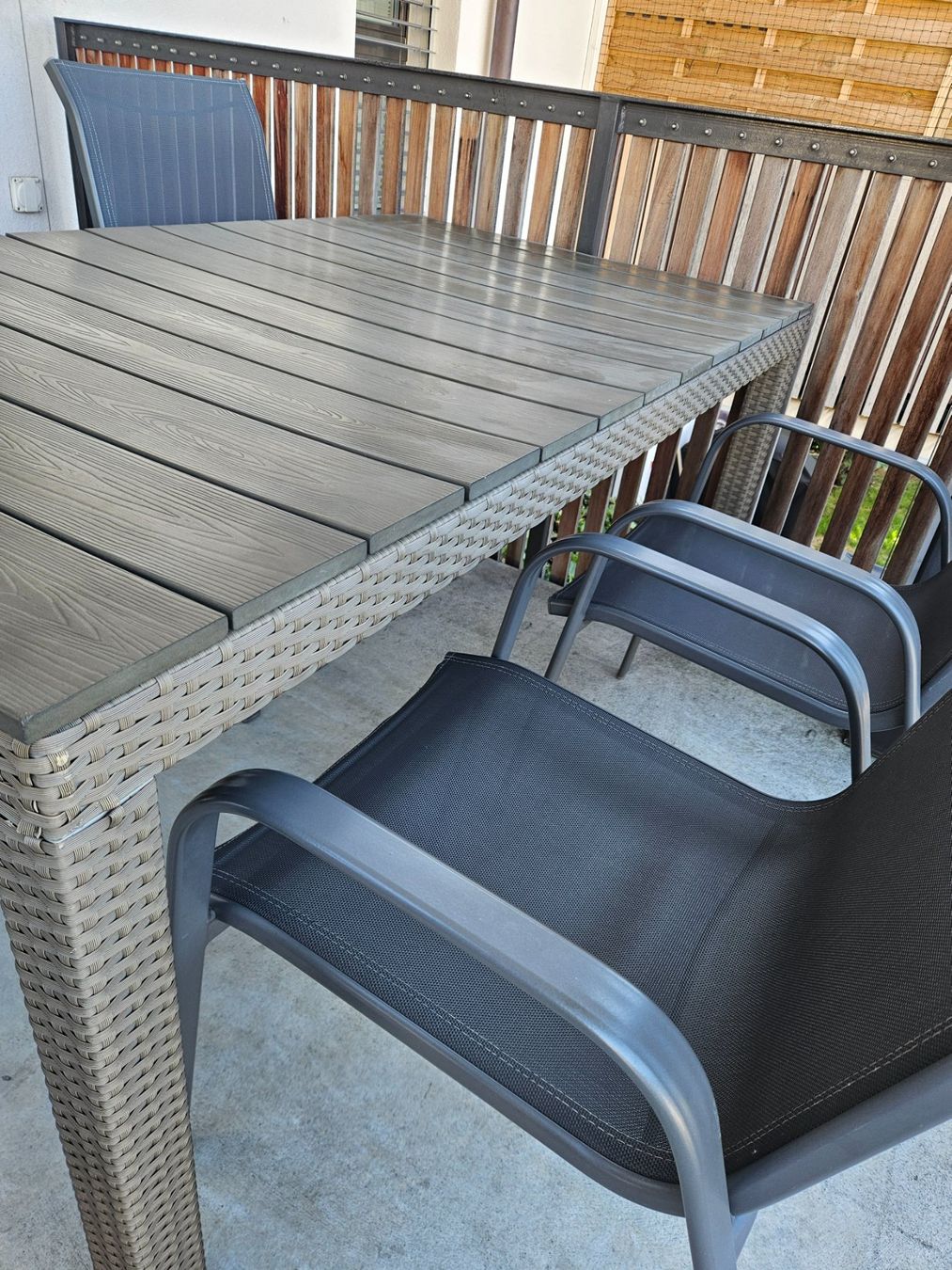 Set di tavolo e panche: Garten-/ Balkontisch mit 4 Stühlen – Usato da Männedorf venduto da go-rs484 5