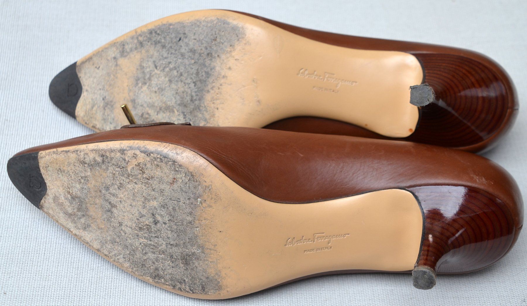 Salvatore Ferragamo Scarpe da donna: Pumps Salvatore Ferragamo .9,5E -40 – Usato da Collonges venduto da arashee 4