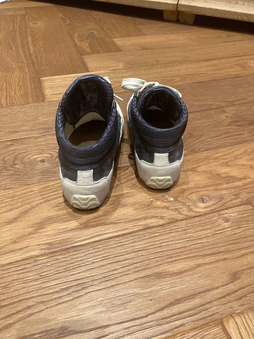 Scarpe da donna: Sneaker – Usato da Rorschach venduto da Loonimuh 1