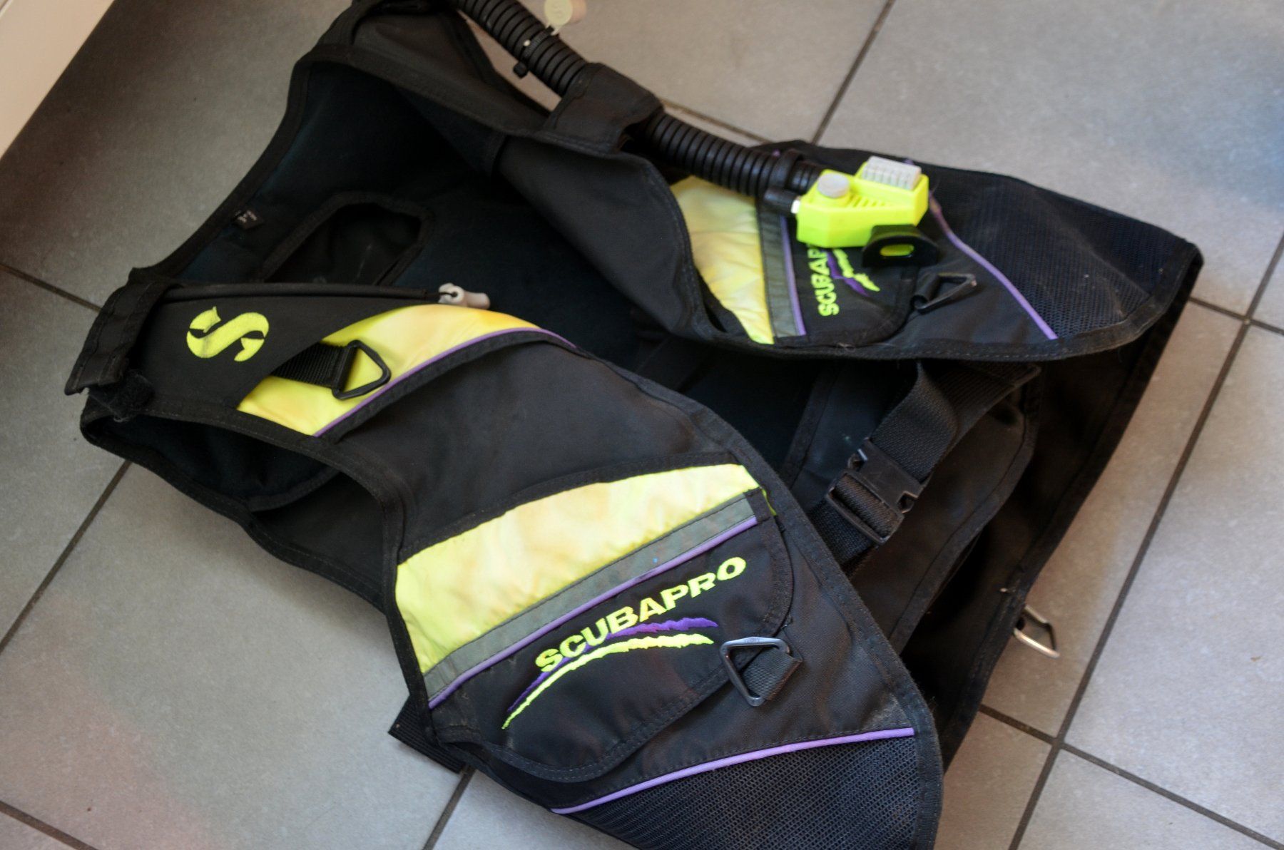 Gilets & Westen: Tauchweste Scubapro gilet de plongée M – Gebraucht aus Collonges von arashee 1