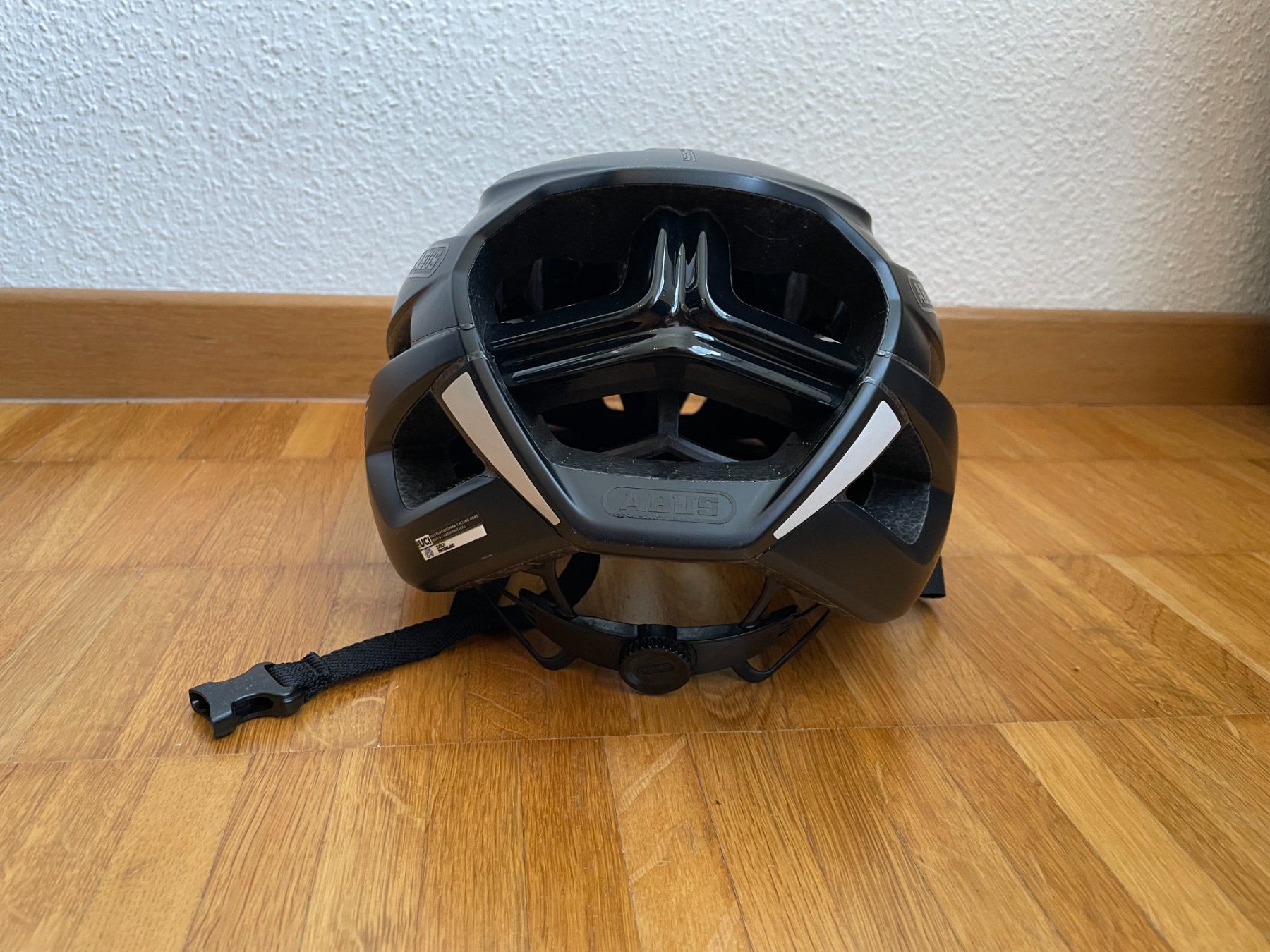 Abus Caschi: ABUS Storm Chaser WM2024 Helm (59-61cm) – Usato da Volketswil venduto da benger79 3