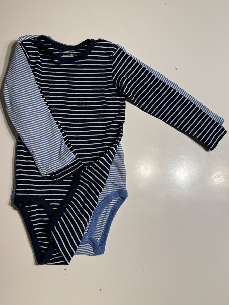 Kleiderpakete & -sets: 2 Bodys  vers. Grösse  – Gebraucht aus Zürich von Denise-8050 3