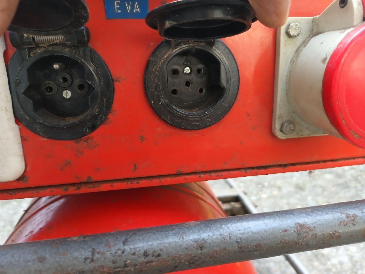 Generatori di corrente: Stromgenerator Benzin 5 kVA – Usato da Fulenbach venduto da Houzbeerli 5