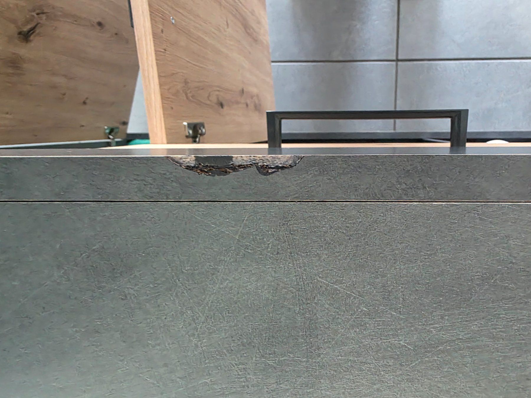 Kommoden: Kommode / Sideboard in Holzoptik mit schwarzer Ablage – Gebraucht aus Thörigen von jamesmaha84 2