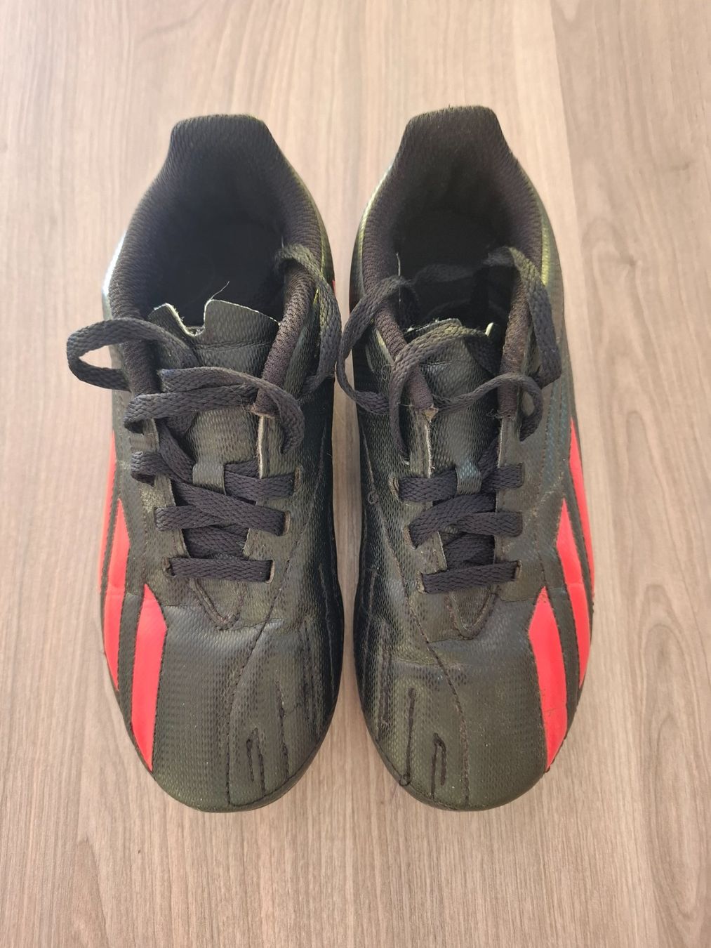 Adidas Scarpe per ragazzi: Kinderfussballschuhe – Usato da Filet venduto da tschebedaja