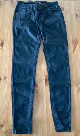 scharze Hose Grösse 38