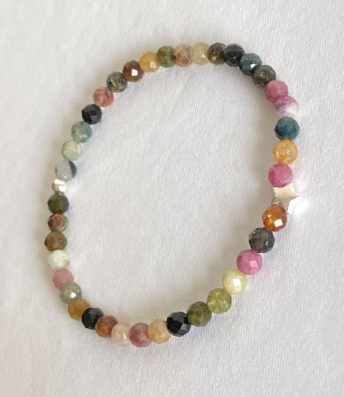 Bracciali & Braccialetti: Edelstein Armband Turmalin mit Silber auf Mass – Nuovo e nell'imballaggio originale da Zuzwil SG venduto da Lemliskat 1