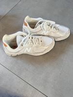 New Balance 2002R Beige Taille 44 - État Impeccable!