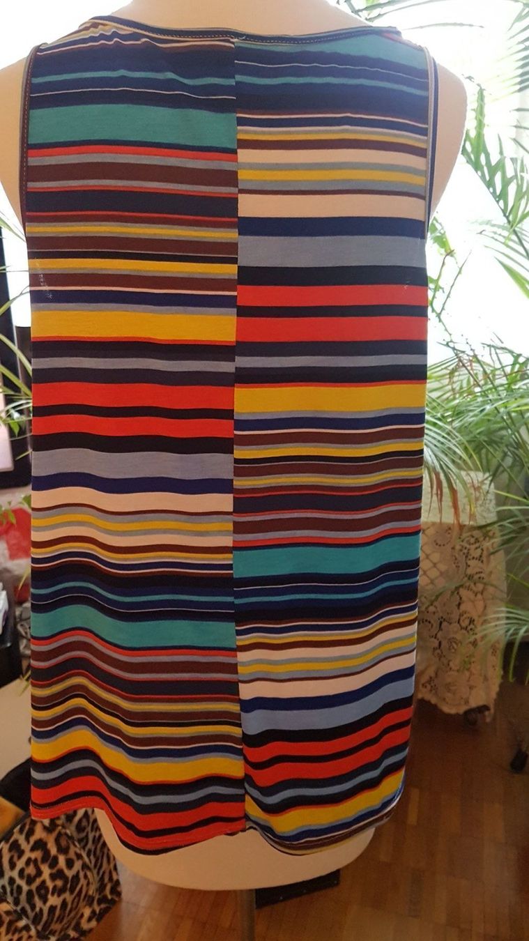 Zebra Top: Bunt getreiftes Sommertop – Usato da Oberengstringen venduto da Asteroid56 3