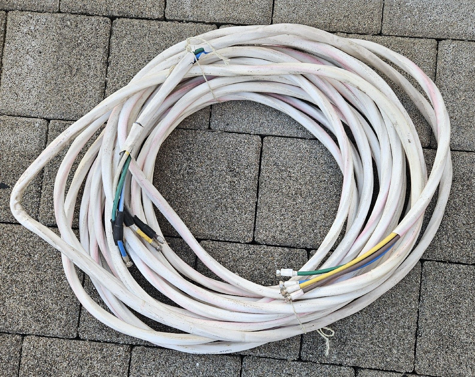 Kabel: Digitales Koaxialkabel, 4-fach ca. 25m – Gebraucht aus Büron von rs_83