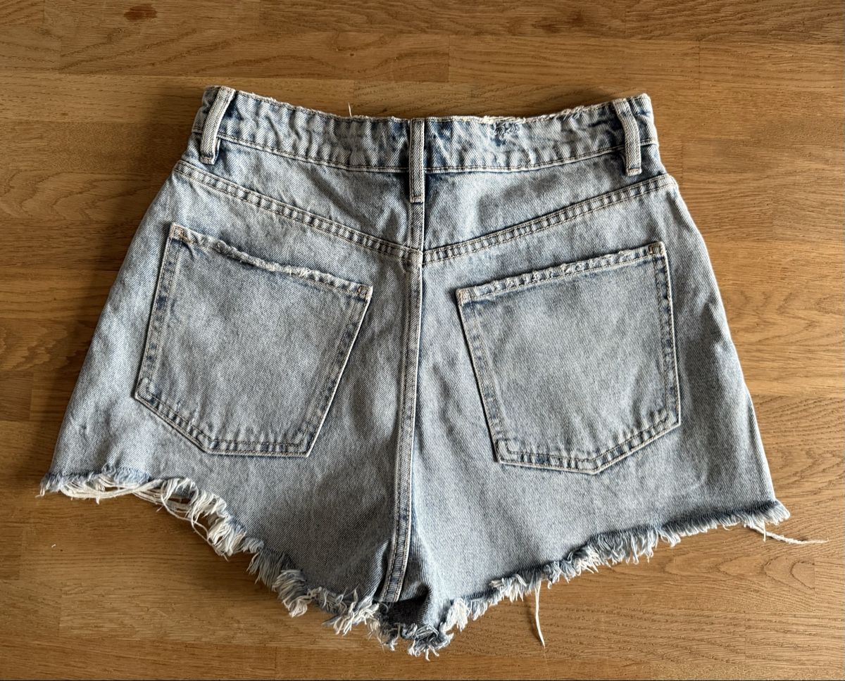 Zara Jeans: Jeansshorts, Zara, Grösse 38 – Gebraucht aus Anglikon von Haraldinho 1