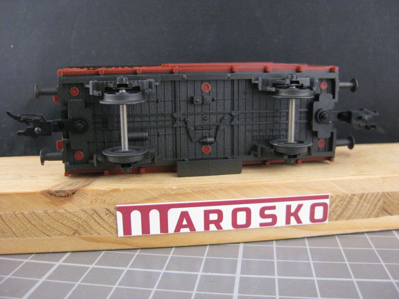 Fleischmann Modellini di ferrovie: Fleischmann DB gedeckter Güterwagen, ohne OVP, mit Fleischma – Usato da Malters venduto da Marosko 3