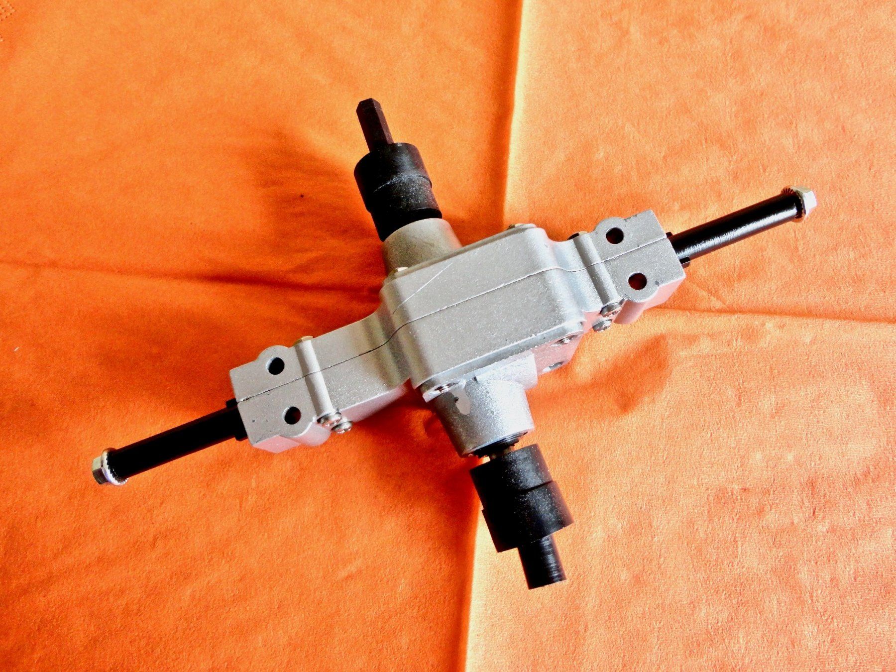 Wedico Modellismo RC: Wedico Metall Differential mit Durchtrieb, Untersetzung: 2:1 – Usato da Dottikon venduto da Facehugger2012 5