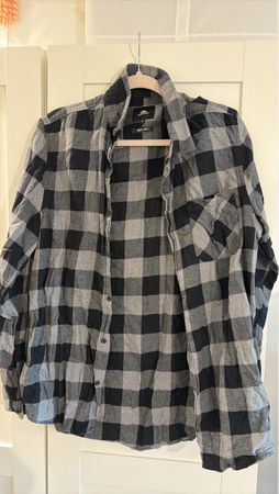 Stylisches Holzfällerhemd im trendigen Schwarz-Grau Look!