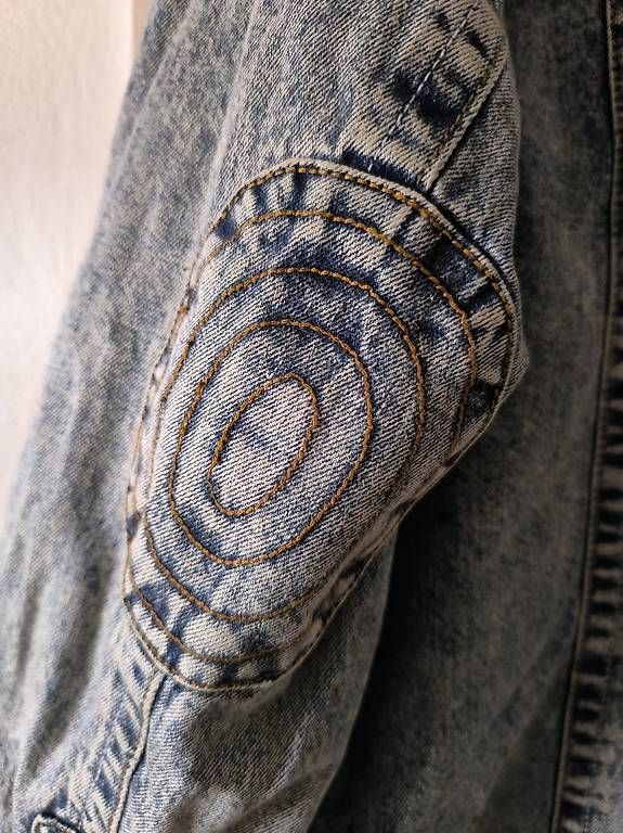 Jacken: Vintage Jeansjacke  – Gebraucht aus Walliswil-Nbipp von australien2007 1