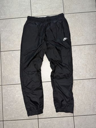 Nike Trainingshose Gr M Schwarz - Perfekt für den Frühling!