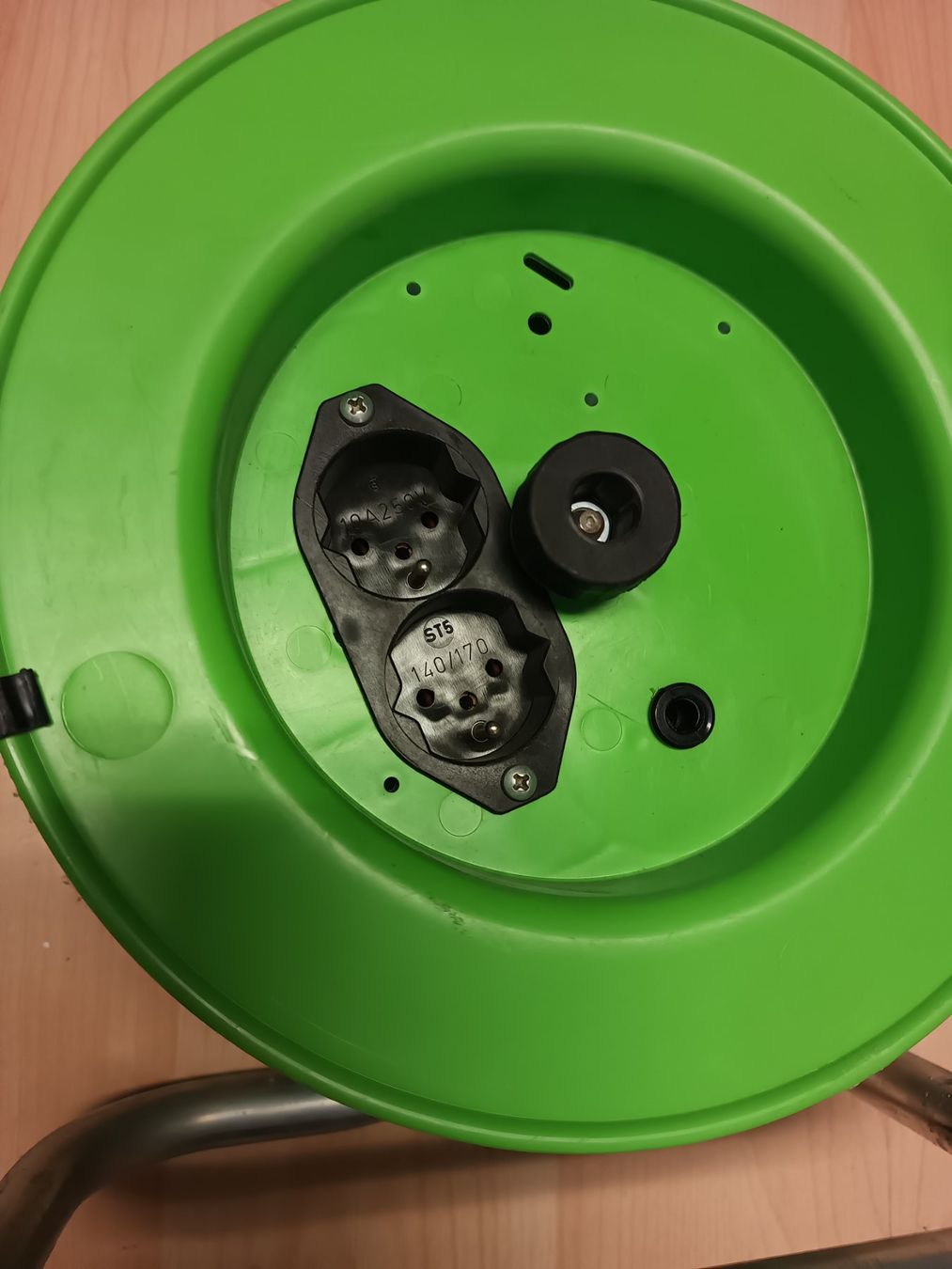 Cavi: Kabeltrommel leer grün – Usato da Dübendorf venduto da e-schop24 1