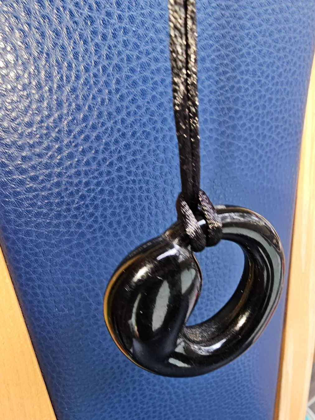 Ciondoli: Vintage Anhänger Bakelite Mutter&Kind – Usato da Münchenbuchsee venduto da babilibern 1