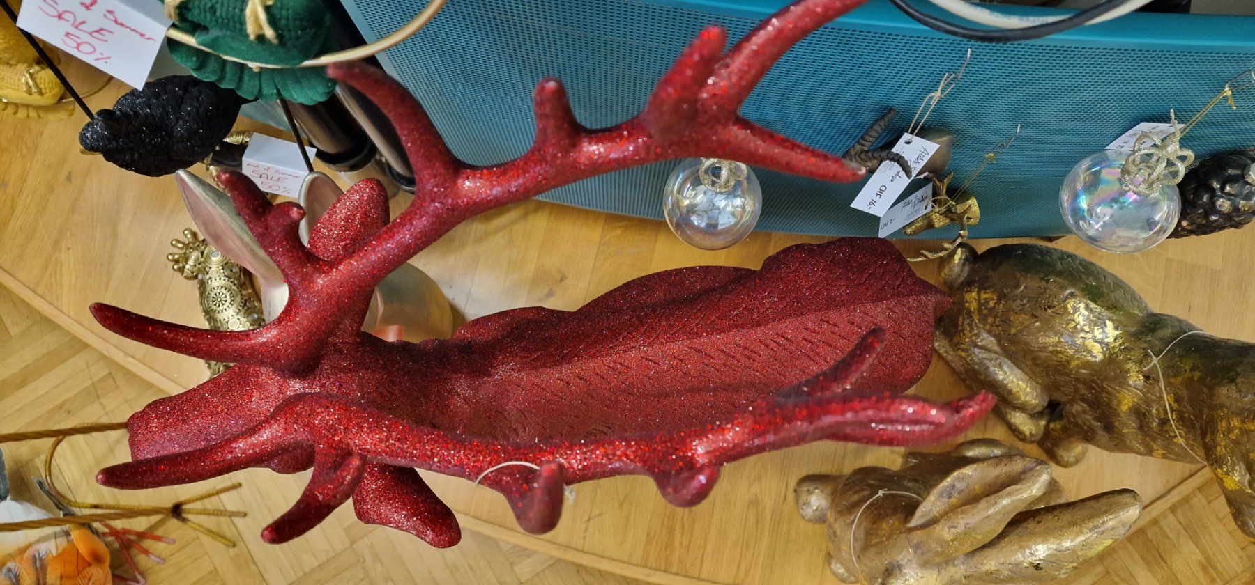 Statuette: Grosser Deko Hirsch in rot mit Glitter – Nuovo e nell'imballaggio originale da Schaffhausen venduto da AtelierPudesco 2