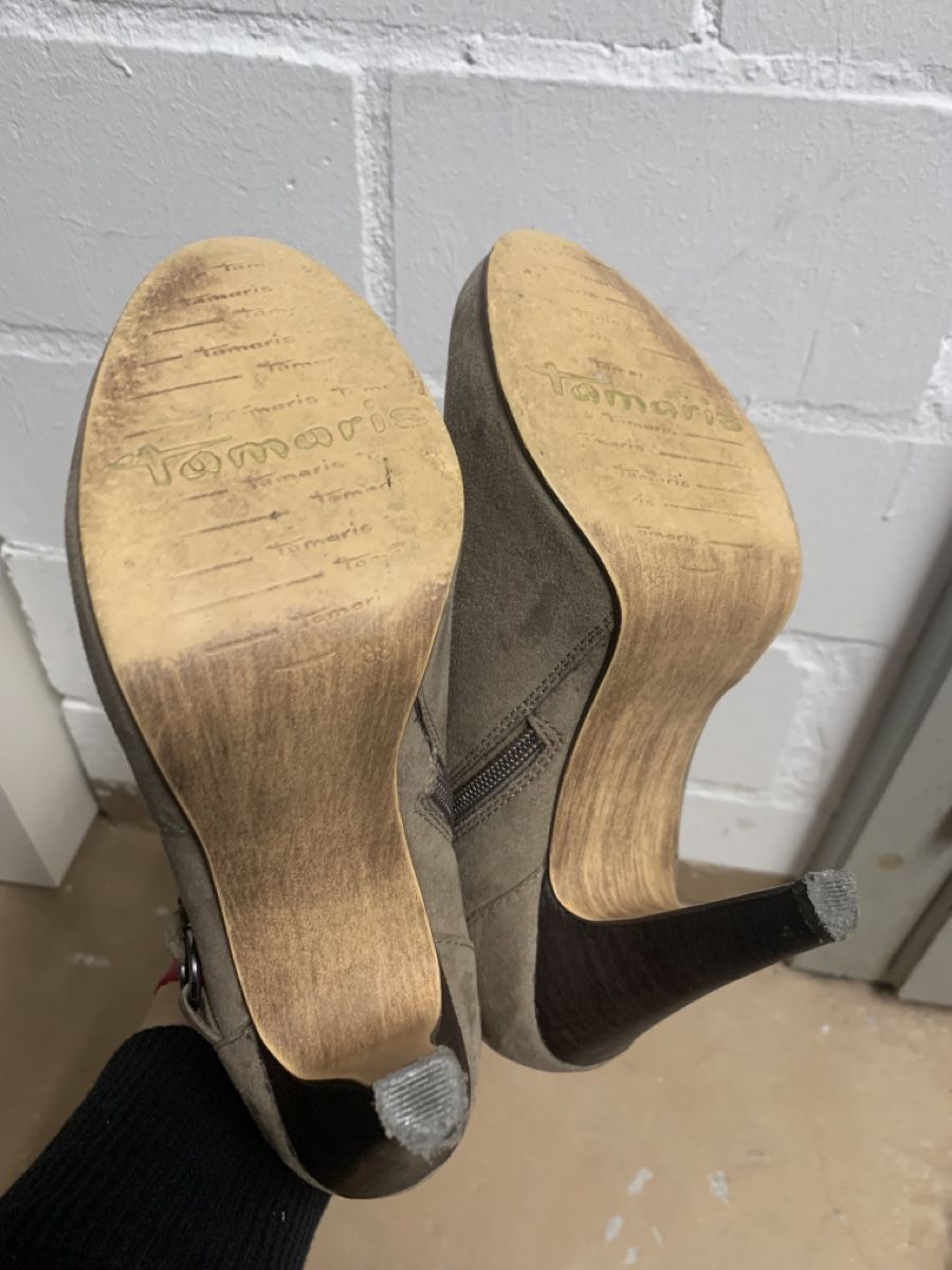 Tamaris Scarpe da donna: Stiefeletten von Tamaris Grösse 38 – Usato da Möhlin venduto da dpcom9 2