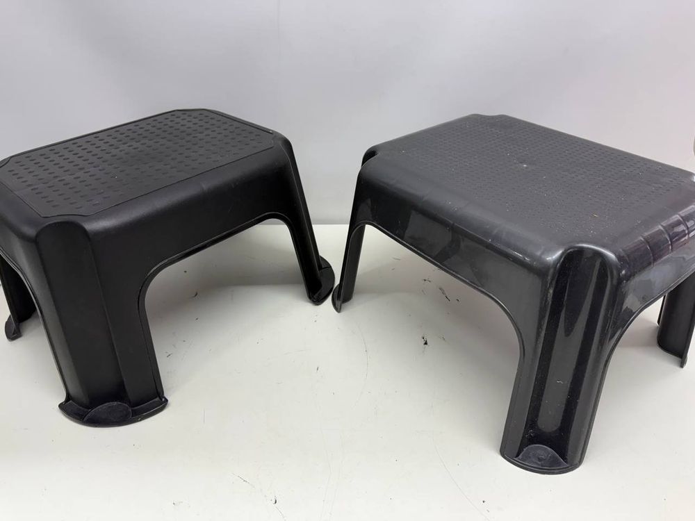 2 x praktische Plastik Hocker, K 684 (Gebraucht) in Oberönz für CHF 4 – nur Abholung auf Ricardo kaufen