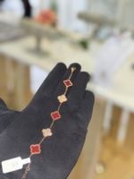 Elegantes Roségold Armband mit Kleeblatt Motiv