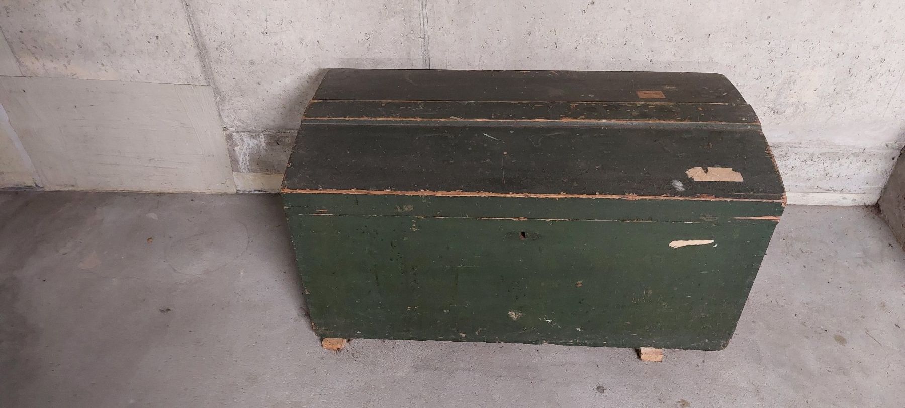 Cassapanche: Alte Schweizer Militär Truhe – Usato da Lupfig venduto da Robob2