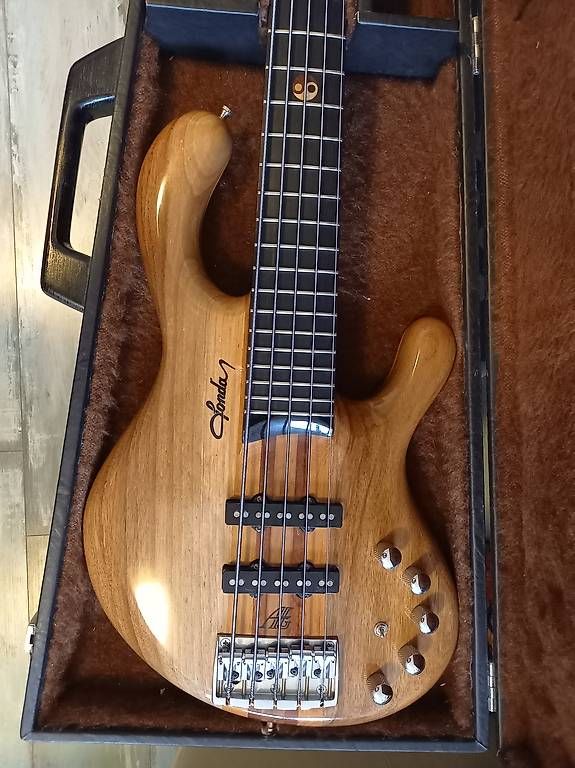 Strumenti musicali: Gonda Bass Gitar  – Usato da Mägenwil venduto da arnyek 3