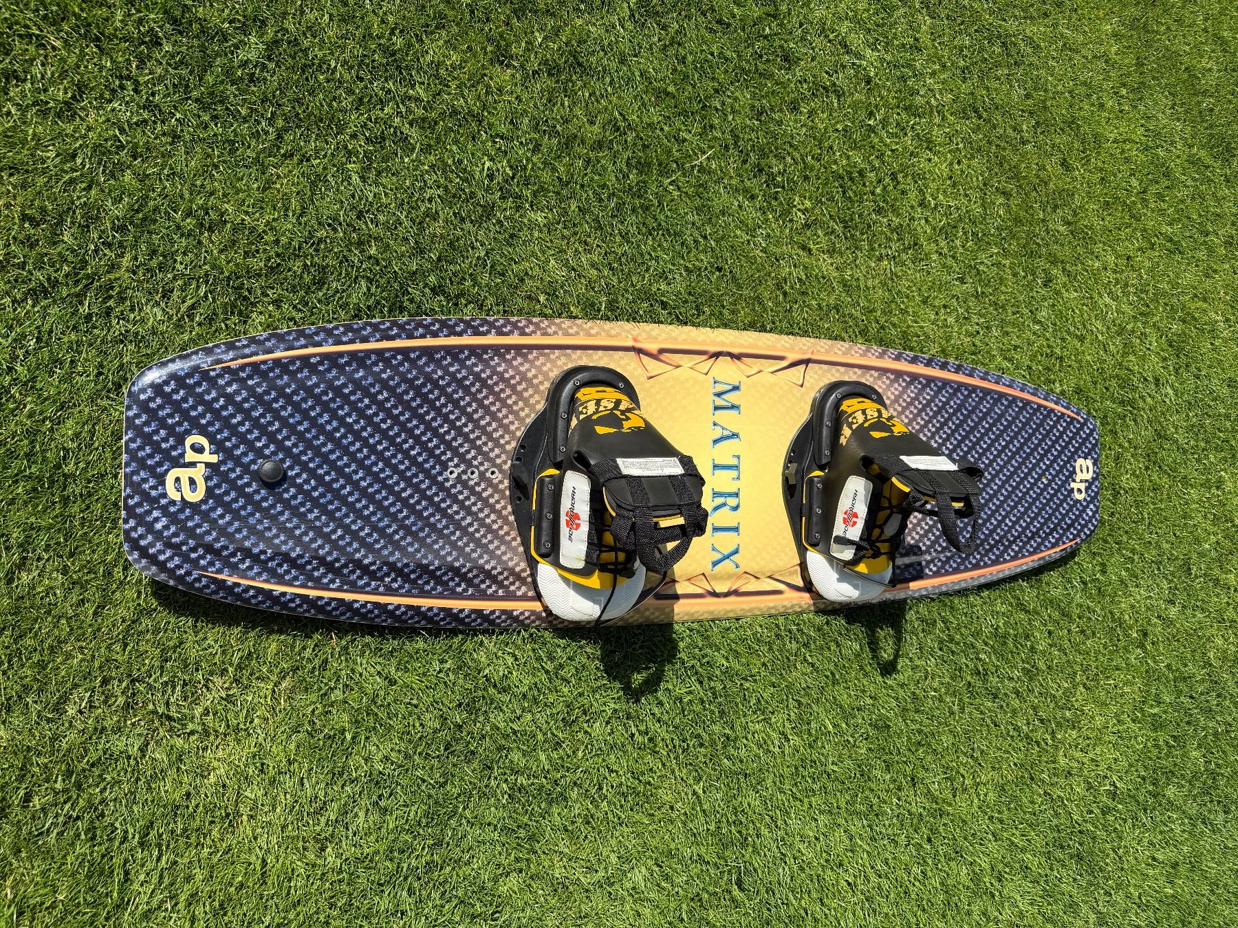 Tavole da surf e di nuoto: HydroSlide Matrix Wakeboard 140 cm inkl. Bindungen – Usato da Russikon venduto da Valimar_151