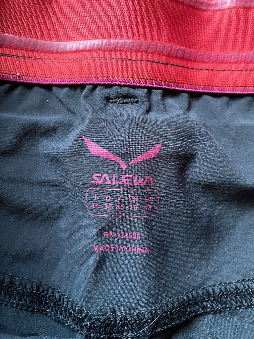 Salomon Pantalons: SALEWA Shorts Gr. 38 – D'occasion à Würenlingen par lori59 2