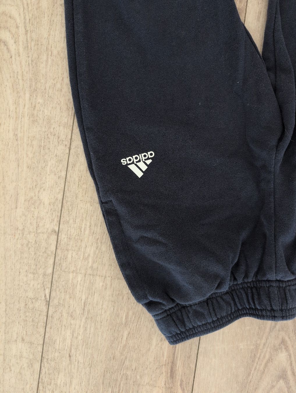 Adidas Pantaloni: Adidas Jogginghose dunkelblau, Grösse 152,  – Usato da Hagneck venduto da fischli80 1