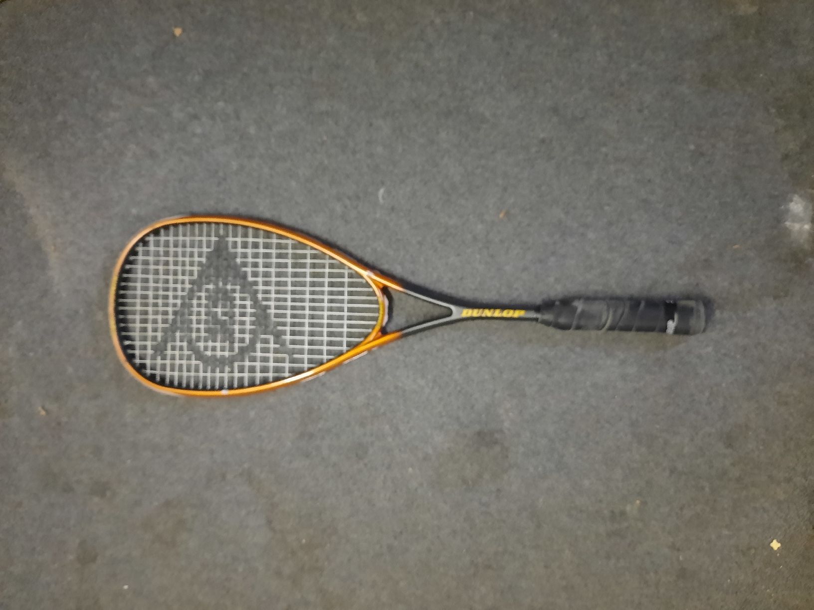 Dunlop Racchette: Dunlop Max Flame Squashschläger mit Hülle – Usato da Oberuzwil venduto da FJC