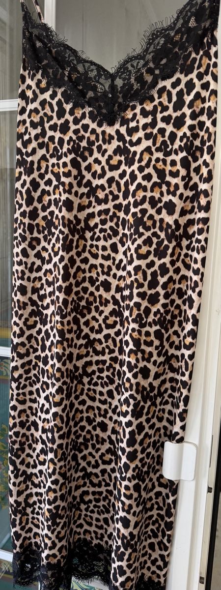 Zara Vestiti: Zara Kleid, Grösse M, Leoprint, NEU! – Nuovo (secondo la descrizione) da Unterengstringen venduto da Blingbling537