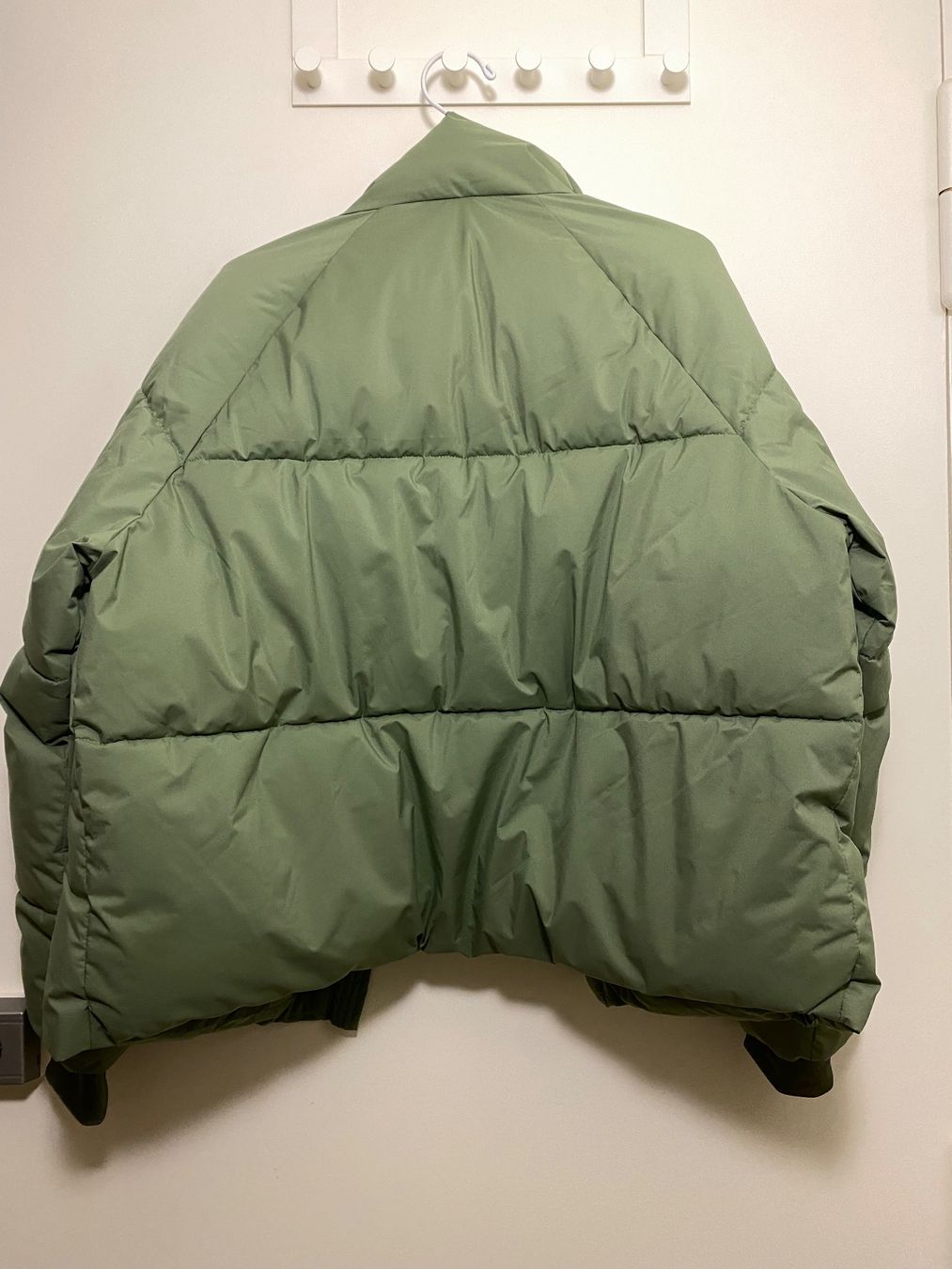 Jacken: Grüne Winterjacke L top Zustand – Gebraucht aus Zürich von Gamecards 2