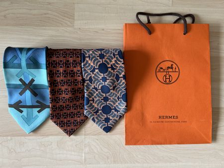 Set Hermes Originale Krawatten 100% Seide + Tüte