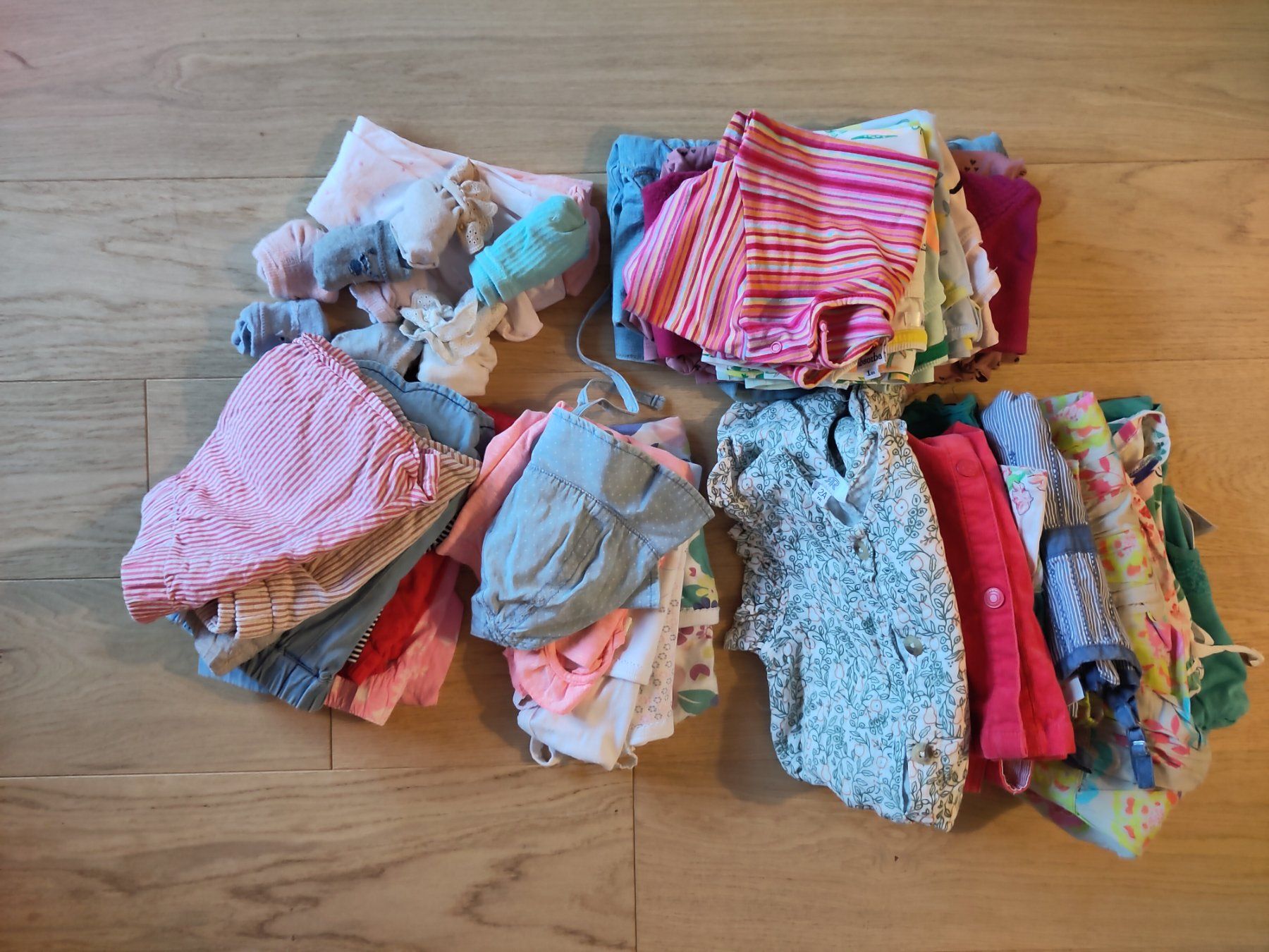 Kleiderpakete & -sets: Lot vêtements été bébé fille, taille 86 – Gebraucht aus Martigny von henkbarb