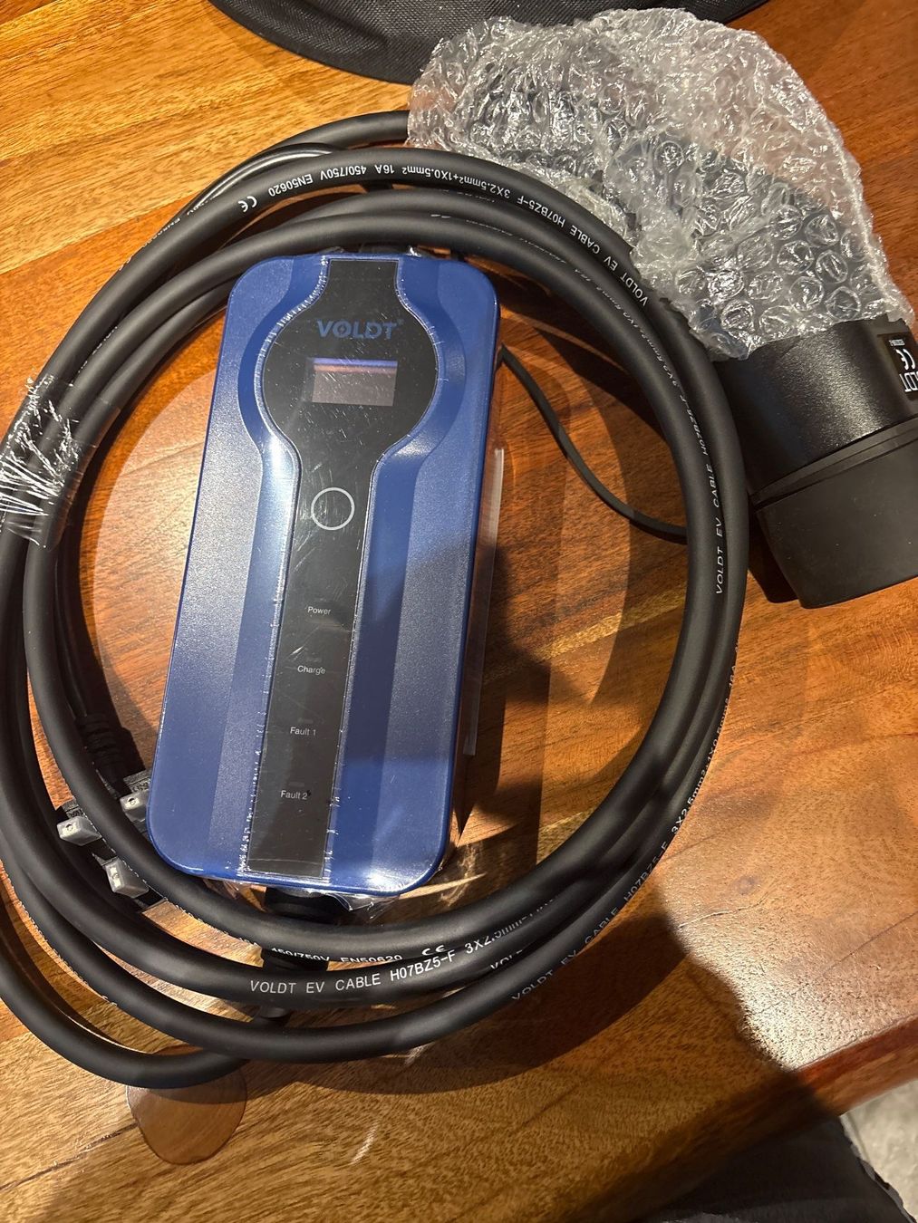 Caricabatterie: Voldt EV Ladestation neu mit Tasche und Kabel – Nuovo e nell'imballaggio originale da Andwil SG venduto da schmei