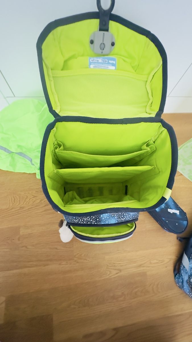 Ergobag Kindertaschen: Ergobag Galaxis Limited Schulranzen-Set mit LED Zip-Set & Re – Gebraucht aus Meggen von AuDa17 2