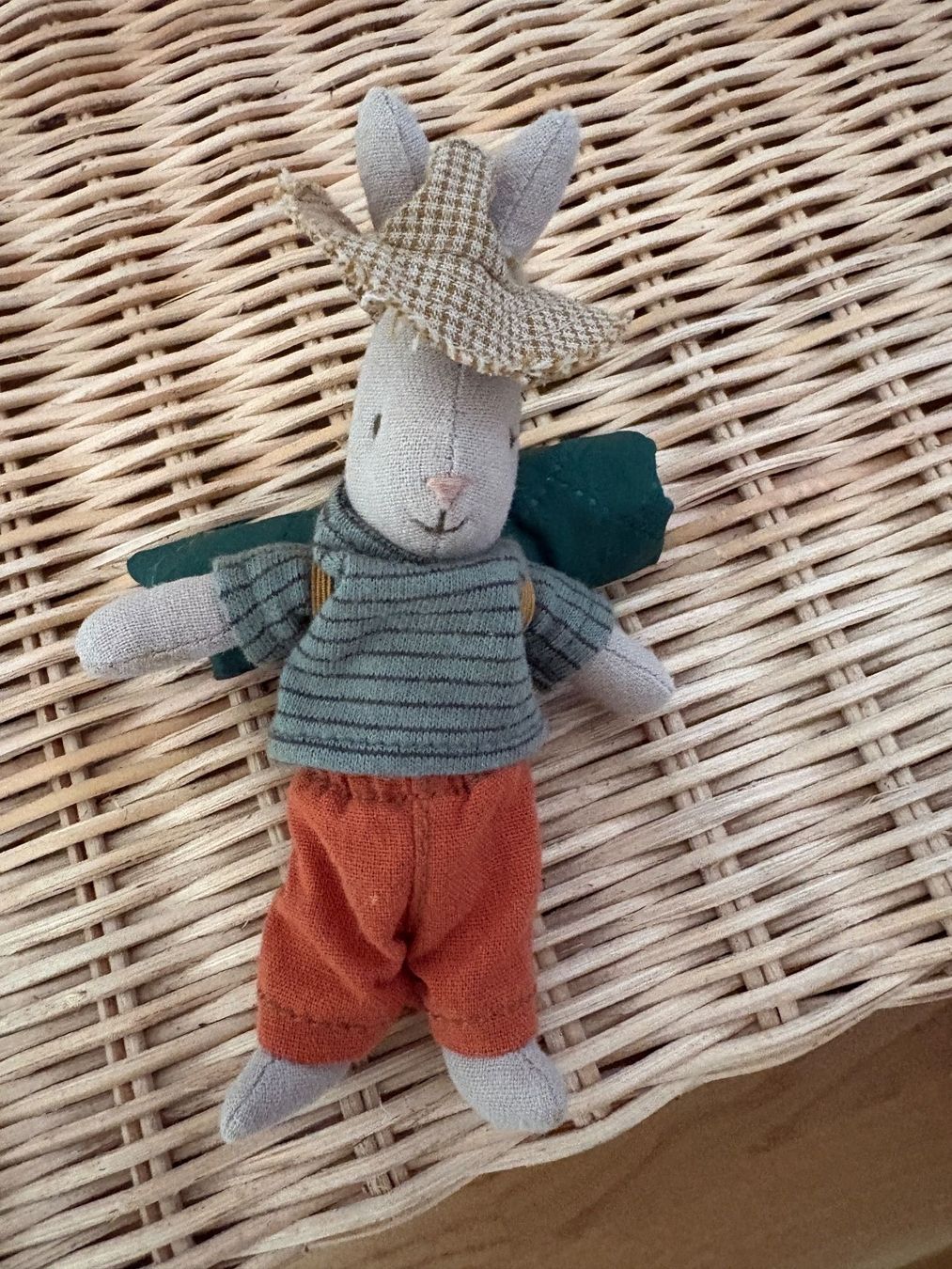 Maileg Jouets: Maileg Hase mit Hut | Original | Bunny Rabbit – Neuf (Voir description) à Wabern par iku_occasion