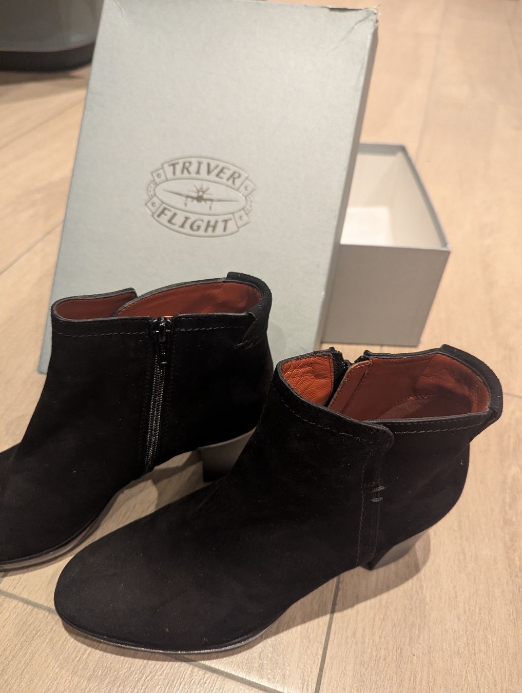 Damenschuhe: Ankle boots Stiefelten Triver Flight schwarz 40 wie neu – Neu und originalverpackt aus Biel/Bienne von aur_76qt 2