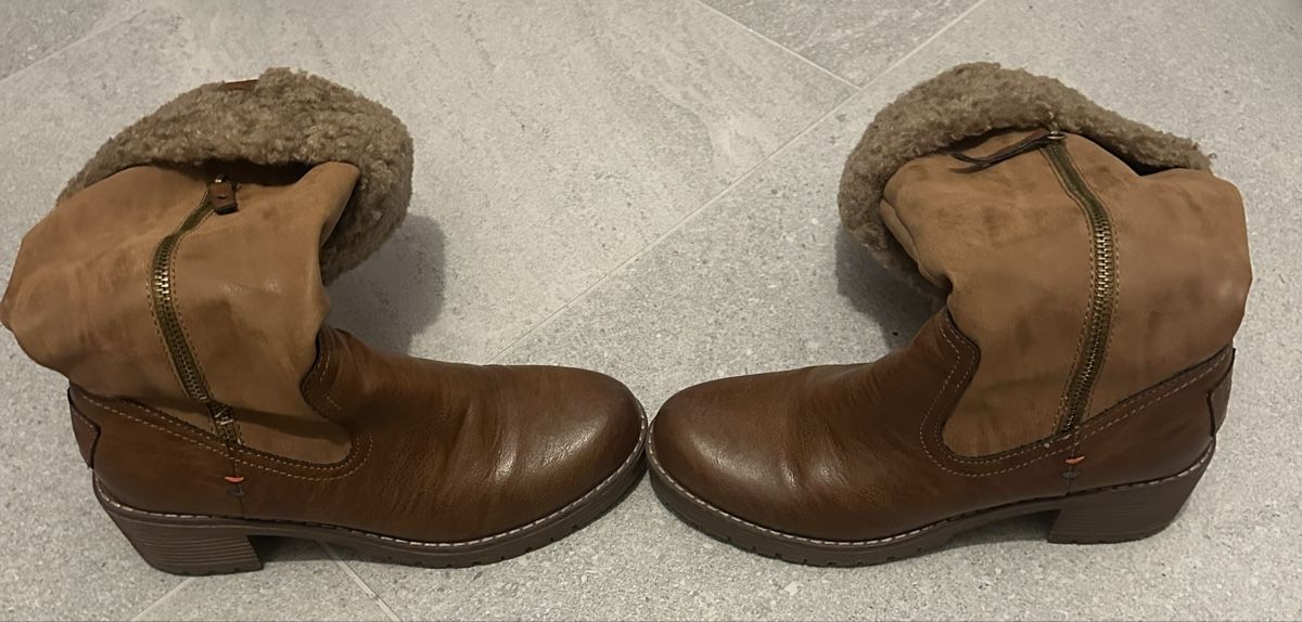 Damenschuhe: Winterstiefel "Refresh", Grösse 38, – Gebraucht aus Fahrwangen von lya_n6l6 1