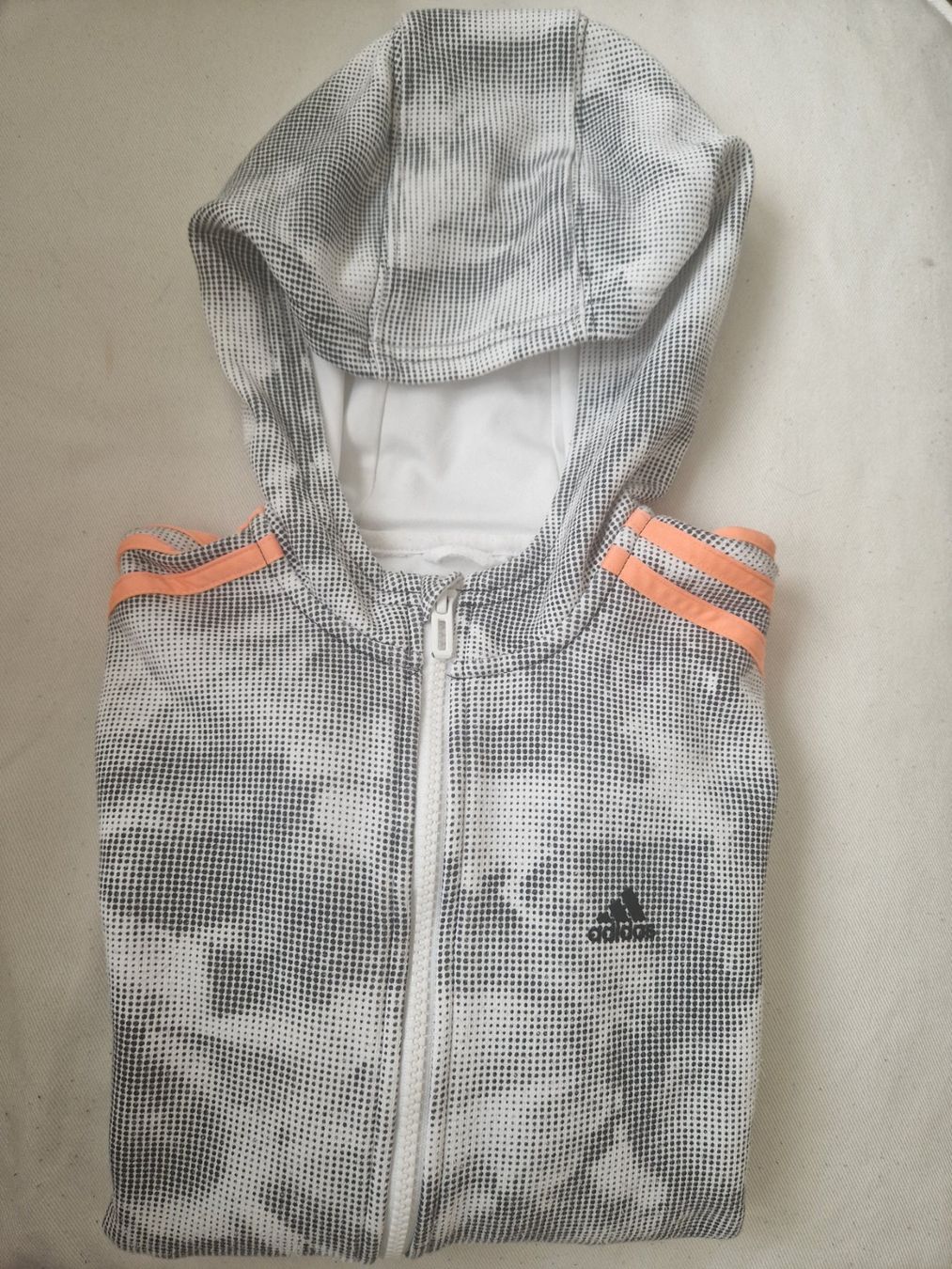 Adidas Jacken & Mäntel: Kinderjacke von Adidas, Gr. 152 – Gebraucht aus Nänikon von kriki