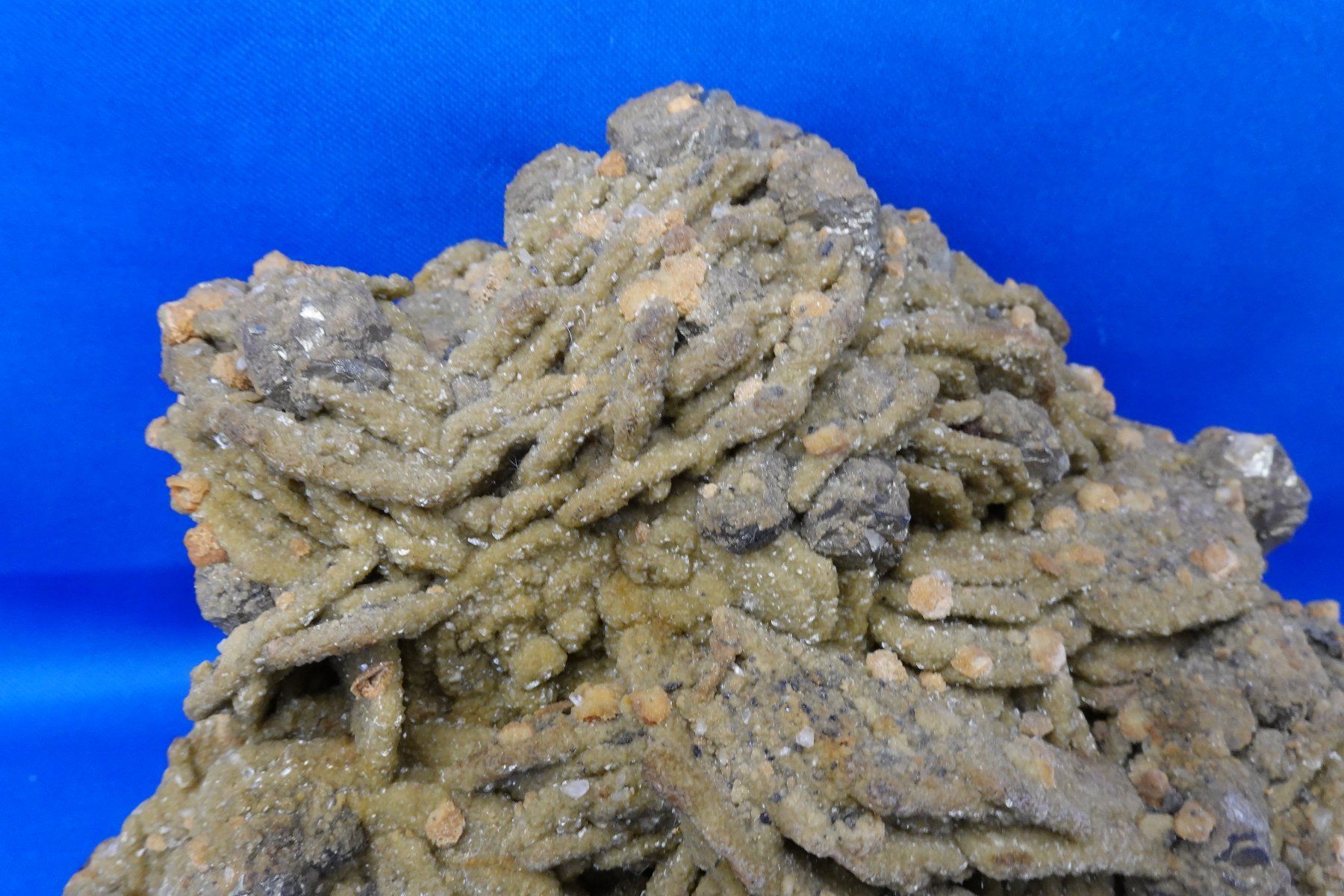 Minerali & Pietre curative: Pyrrhotit mit Siderit und Chalkopyrit – Usato da Schinznach Bad venduto da Demerald 3