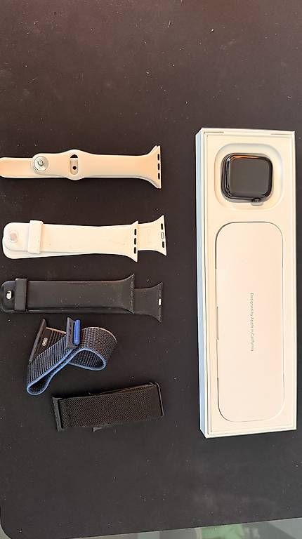 Smartwatch: Apple Watch Series 7 41mm Aluminium schwarz – Usato da Muttenz venduto da itsvivi