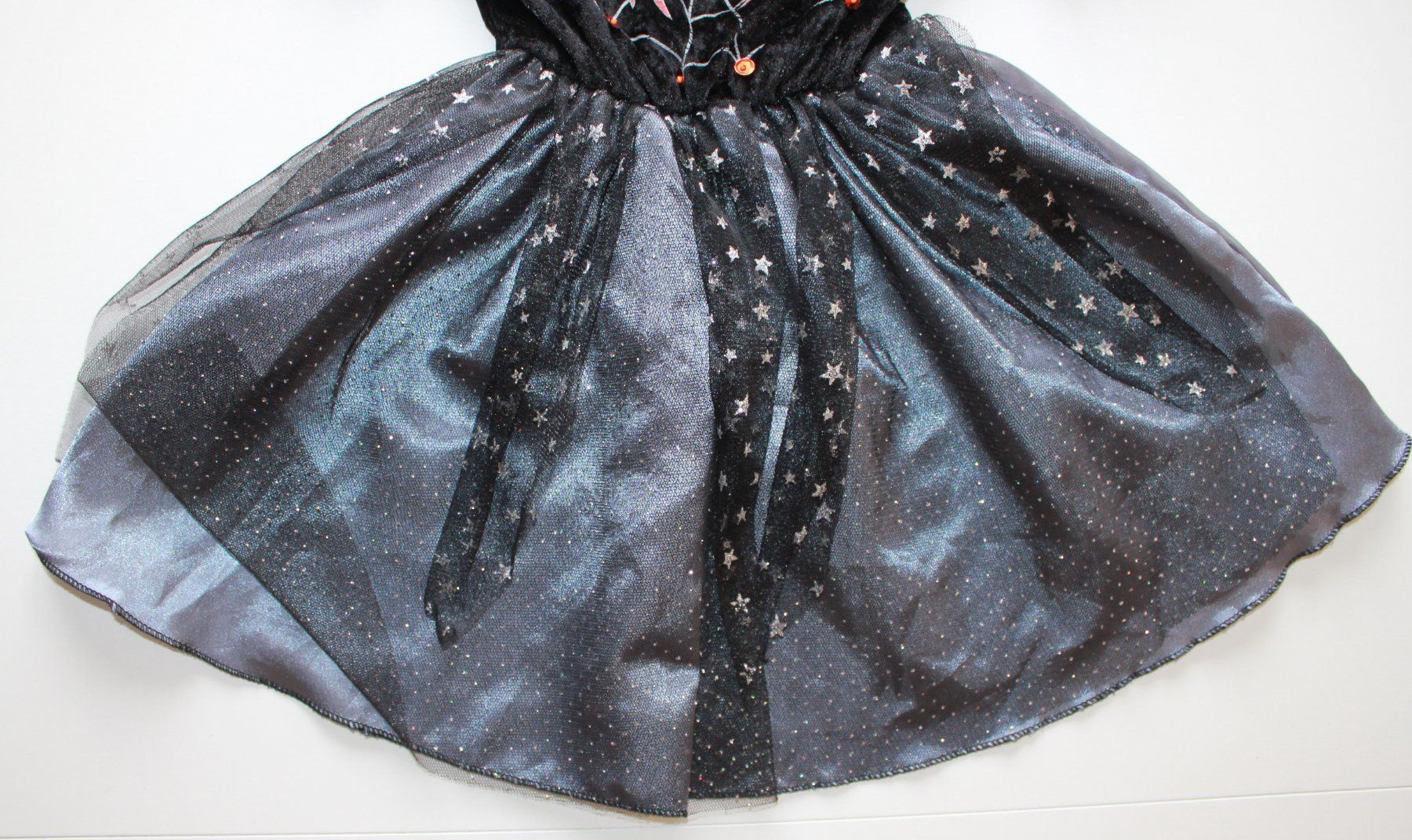 Costumi: Costume sorcière / Hexe t. 2 - 3 ans – Usato da Peseux venduto da CoolShoping 4