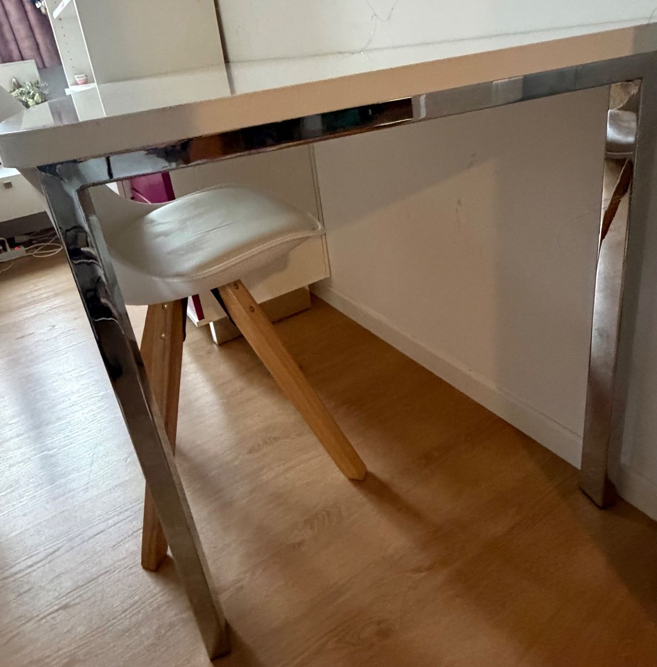 Schreibtische: Schreibtisch – Gebraucht aus  von  3