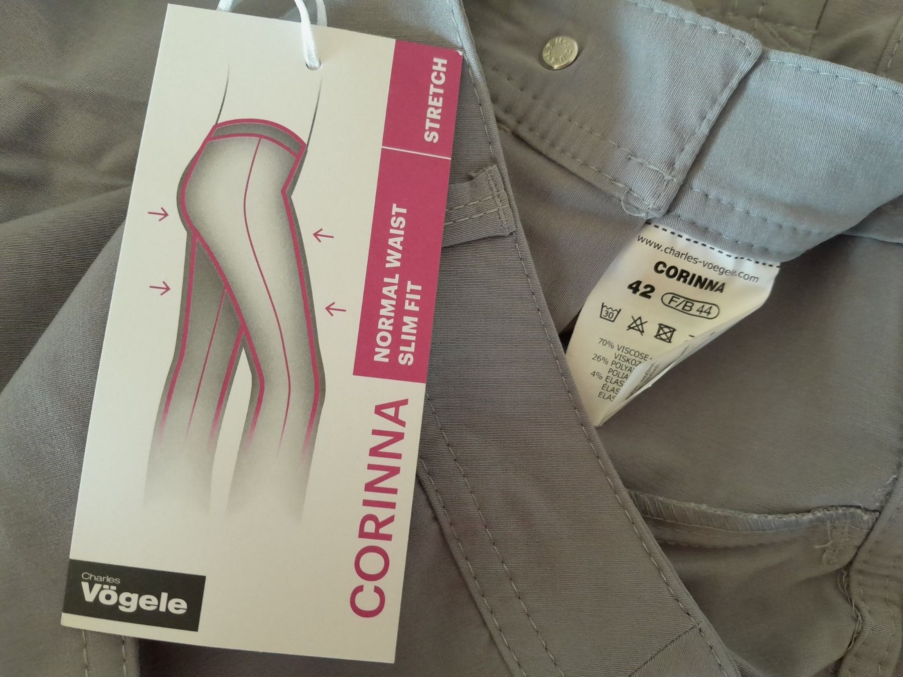 Pantaloni: Pantalon 3/4 gris neuf 42 – Nuovo e nell'imballaggio originale da Charmey (Gruyère) venduto da Laulau.sansan 3