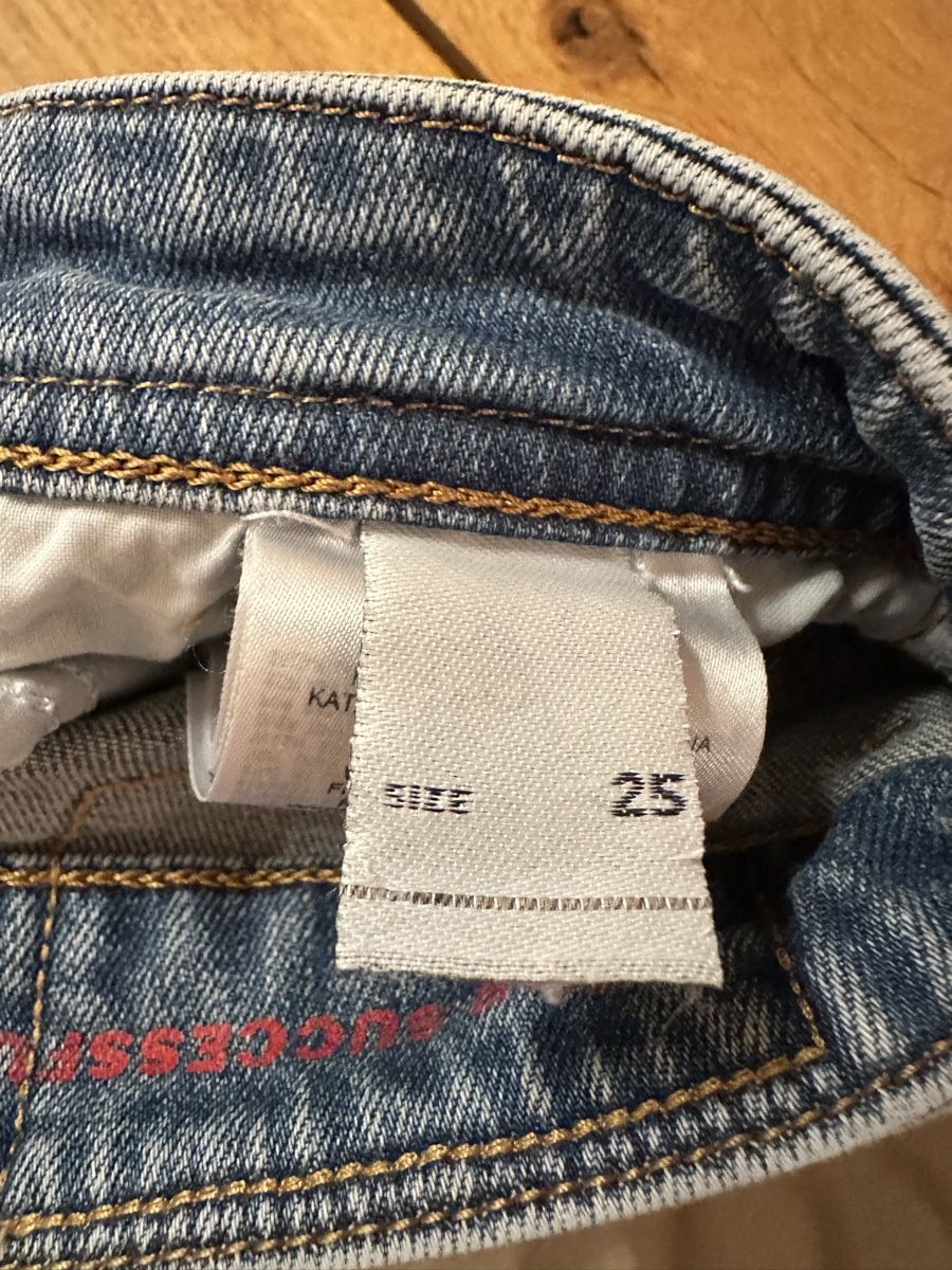 Diesel Jeans: Diesel Jeans 25 – Usato da Oberwil-Lieli venduto da Claudine_1988 5