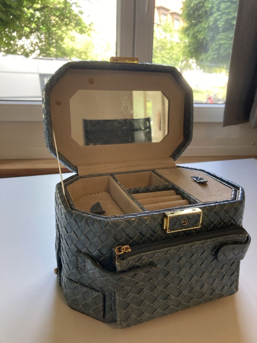 Sonstige Dekorationen & Accessoires: Schmuckbox – Gebraucht aus Zürich von lar_jt7t 2